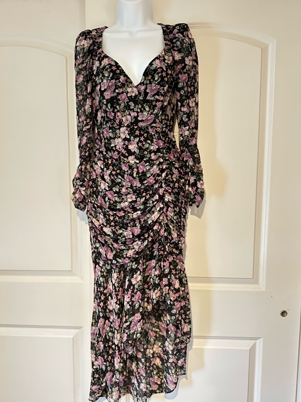 Sweetheart Ruched Long-Sleeve Floral Midi Dress in Black and Pink